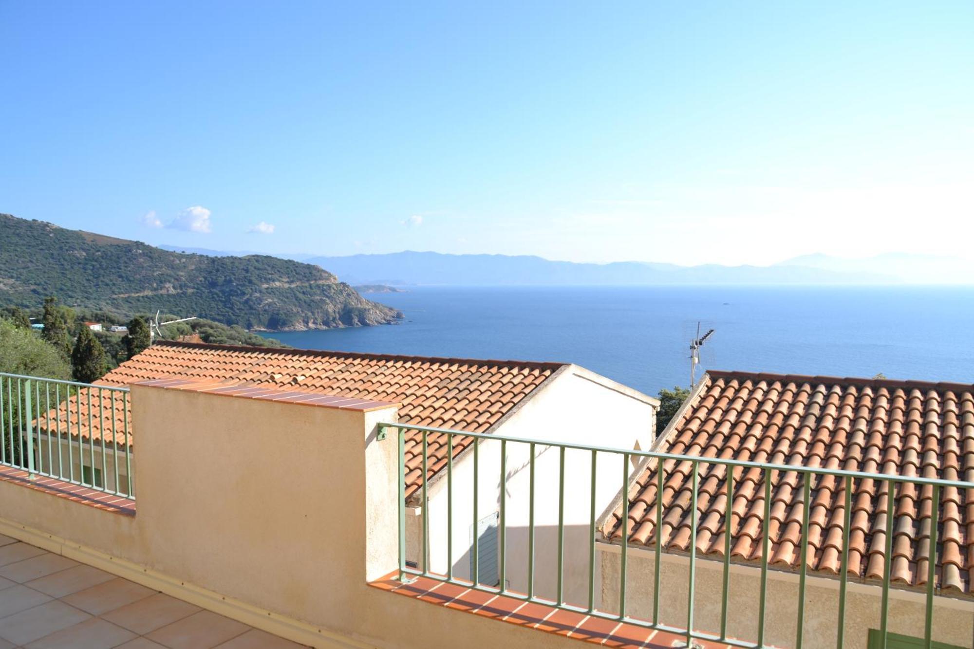Roc E Mare Aparthotel 3*